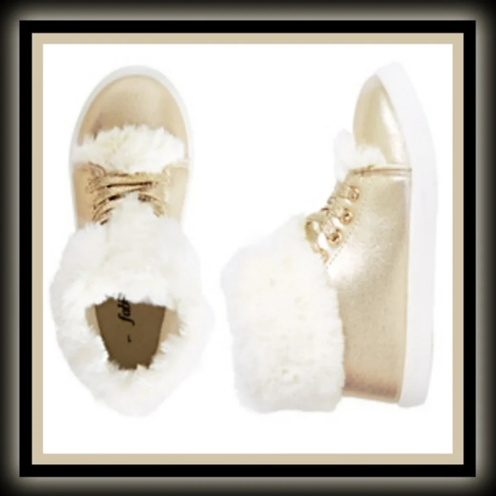 Fabkids ✦ High-Top Sneakers ✦ Gold Faux Fur Plush Ankle Lace-Up Grip Sole 4 NWT